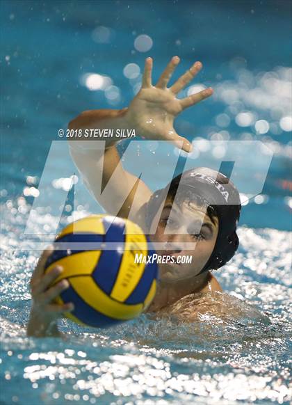 Thumbnail 2 in La Jolla vs. Vista (CIF SoCal Regional D2 Final) photogallery.