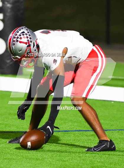 Thumbnail 2 in Fort Bend Travis @ Tompkins (UIL 6A Bi-District Playoff) photogallery.