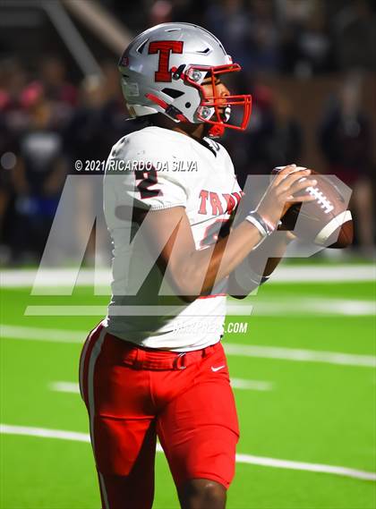 Thumbnail 2 in Fort Bend Travis @ Tompkins (UIL 6A Bi-District Playoff) photogallery.