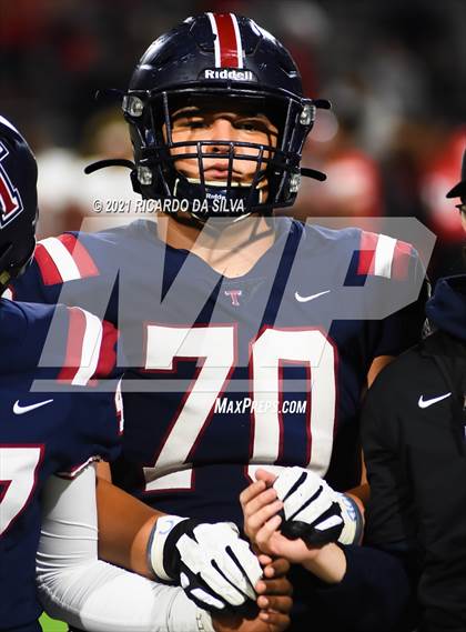 Thumbnail 3 in Fort Bend Travis @ Tompkins (UIL 6A Bi-District Playoff) photogallery.