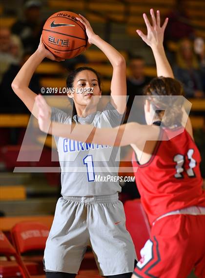 Thumbnail 2 in Bishop Gorman @ Mater Dei (Nike Extravaganza) photogallery.