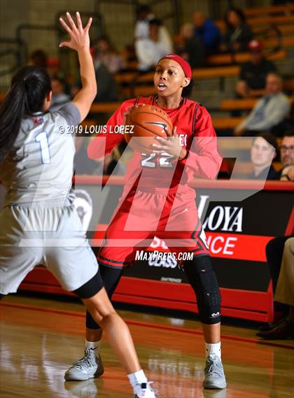Thumbnail 2 in Bishop Gorman @ Mater Dei (Nike Extravaganza) photogallery.