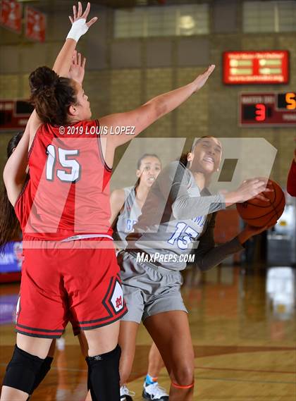 Thumbnail 2 in Bishop Gorman @ Mater Dei (Nike Extravaganza) photogallery.