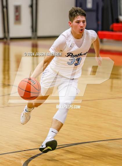 Thumbnail 2 in Weslaco vs United South (Sharyland ISD Thanksgiving Classic) photogallery.