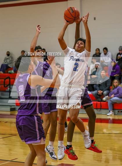 Thumbnail 1 in Weslaco vs United South (Sharyland ISD Thanksgiving Classic) photogallery.