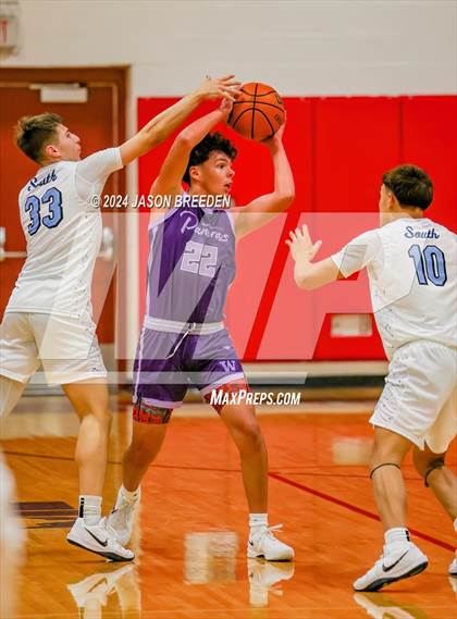 Thumbnail 2 in Weslaco vs United South (Sharyland ISD Thanksgiving Classic) photogallery.