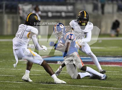 Thumbnail 1 in St. Frances Academy vs. East St. Louis photogallery.