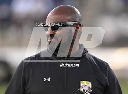 Thumbnail 2 in St. Frances Academy vs. East St. Louis photogallery.