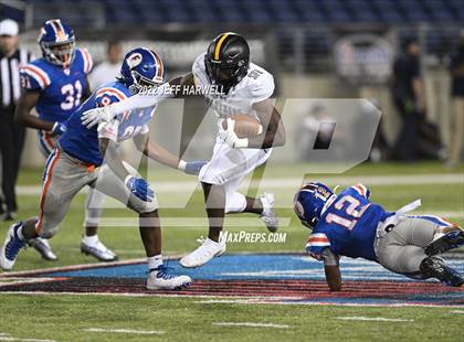 Thumbnail 2 in St. Frances Academy vs. East St. Louis photogallery.
