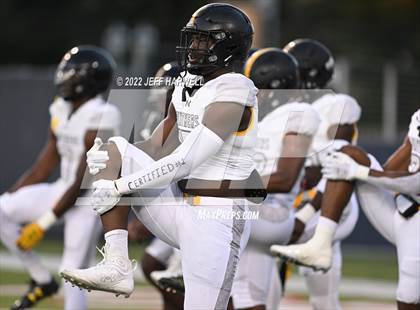 Thumbnail 2 in St. Frances Academy vs. East St. Louis photogallery.