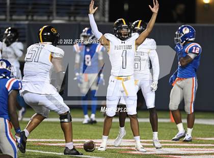 Thumbnail 3 in St. Frances Academy vs. East St. Louis photogallery.