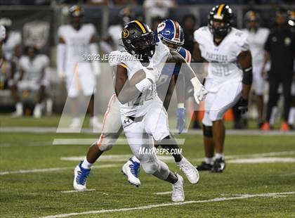 Thumbnail 2 in St. Frances Academy vs. East St. Louis photogallery.