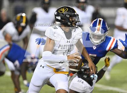 Thumbnail 1 in St. Frances Academy vs. East St. Louis photogallery.