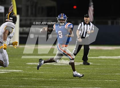 Thumbnail 2 in St. Frances Academy vs. East St. Louis photogallery.