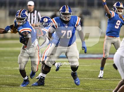 Thumbnail 1 in St. Frances Academy vs. East St. Louis photogallery.