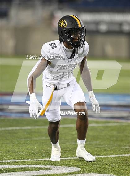 Thumbnail 2 in St. Frances Academy vs. East St. Louis photogallery.