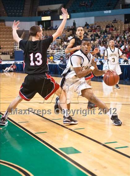 Thumbnail 3 in Central vs. Brockton (MIAA Division 1 Final) photogallery.