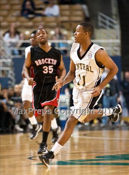 Thumbnail 3 in Central vs. Brockton (MIAA Division 1 Final) photogallery.