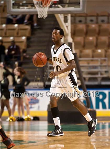 Thumbnail 3 in Central vs. Brockton (MIAA Division 1 Final) photogallery.