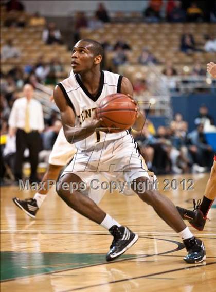 Thumbnail 3 in Central vs. Brockton (MIAA Division 1 Final) photogallery.