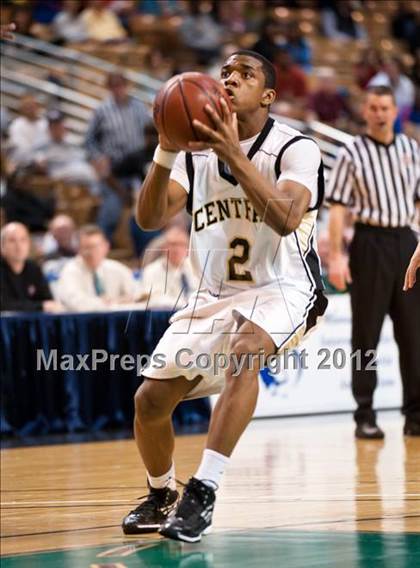 Thumbnail 2 in Central vs. Brockton (MIAA Division 1 Final) photogallery.