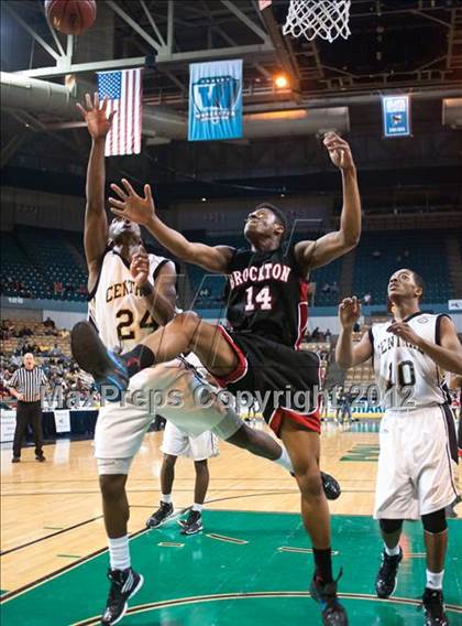 Thumbnail 3 in Central vs. Brockton (MIAA Division 1 Final) photogallery.