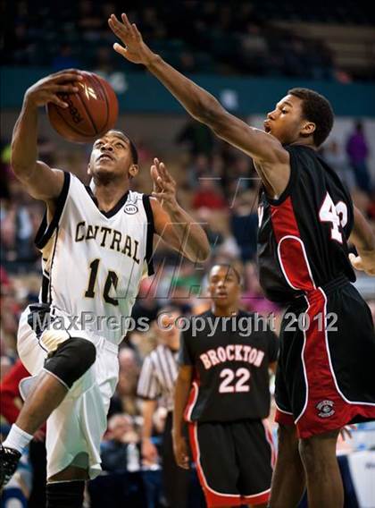 Thumbnail 3 in Central vs. Brockton (MIAA Division 1 Final) photogallery.