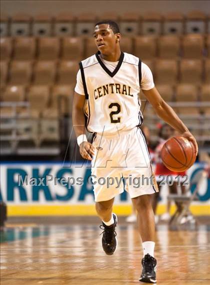 Thumbnail 1 in Central vs. Brockton (MIAA Division 1 Final) photogallery.