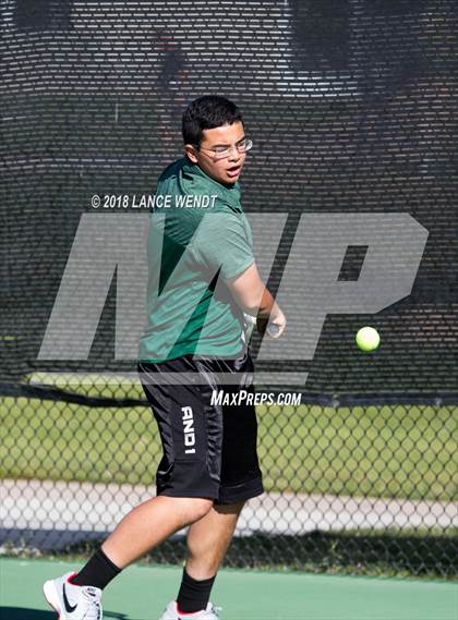 Thumbnail 1 in CHSAA 4A Region 1 Finals photogallery.
