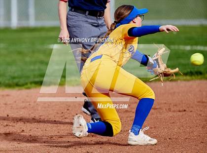 Thumbnail 2 in Del Campo @ Cordova photogallery.