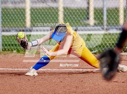 Thumbnail 3 in Del Campo @ Cordova photogallery.
