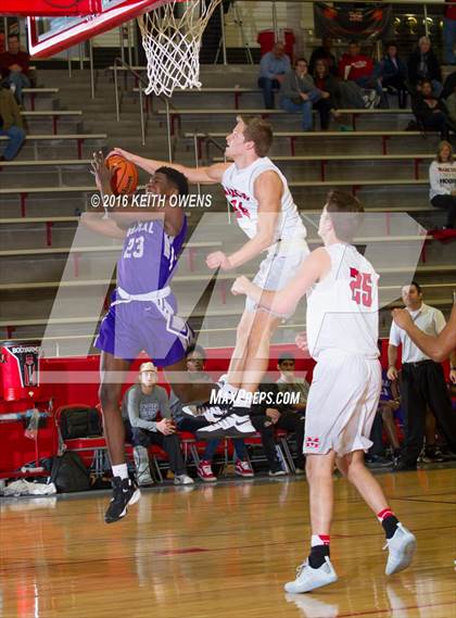 Thumbnail 2 in Paschal @ Marcus photogallery.