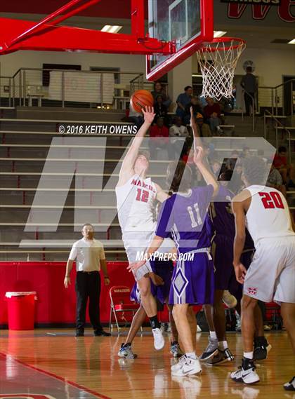 Thumbnail 1 in Paschal @ Marcus photogallery.