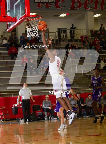 Thumbnail 1 in Paschal @ Marcus photogallery.