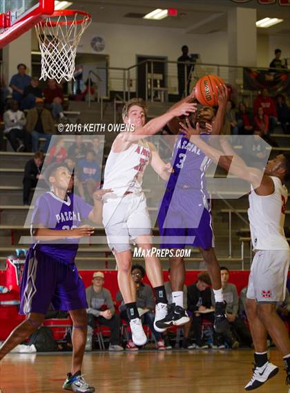Thumbnail 3 in Paschal @ Marcus photogallery.