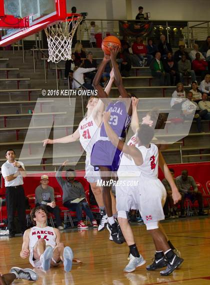 Thumbnail 2 in Paschal @ Marcus photogallery.
