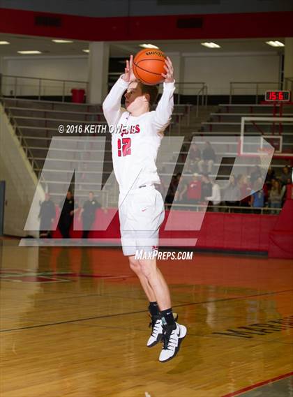 Thumbnail 3 in Paschal @ Marcus photogallery.
