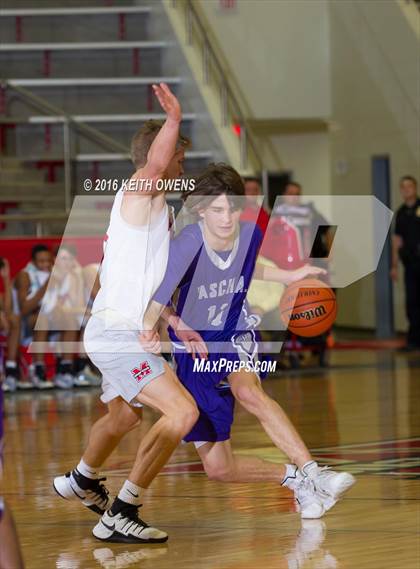 Thumbnail 1 in Paschal @ Marcus photogallery.