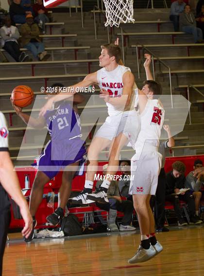 Thumbnail 1 in Paschal @ Marcus photogallery.