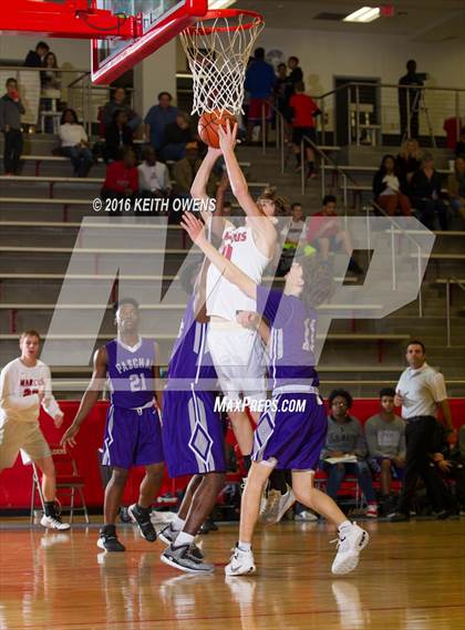 Thumbnail 3 in Paschal @ Marcus photogallery.