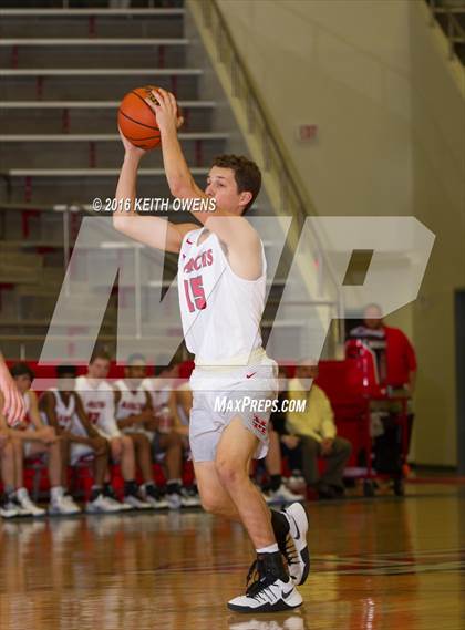 Thumbnail 3 in Paschal @ Marcus photogallery.