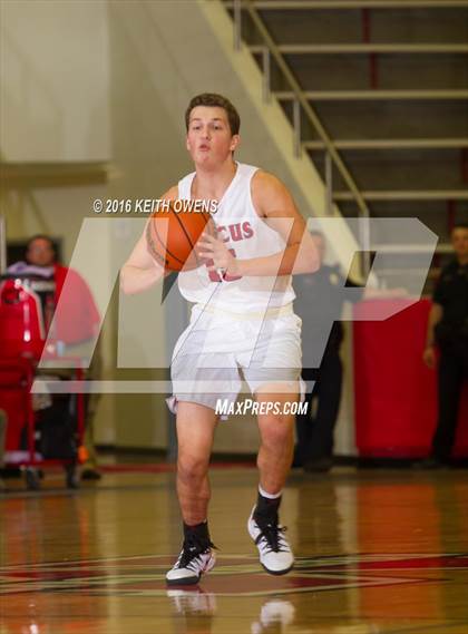 Thumbnail 2 in Paschal @ Marcus photogallery.