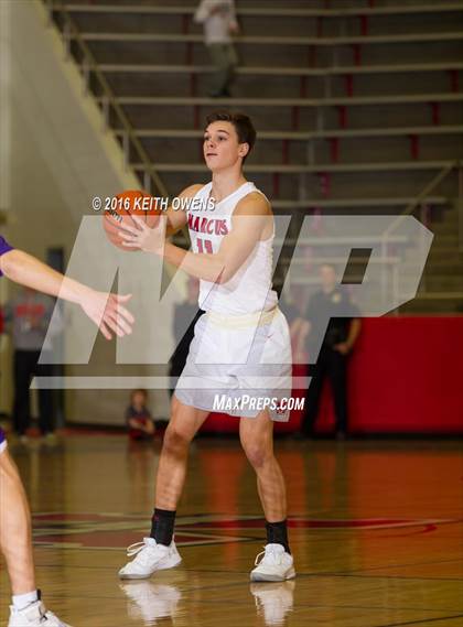 Thumbnail 3 in Paschal @ Marcus photogallery.