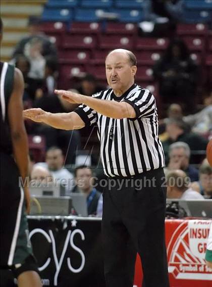 Thumbnail 1 in Inglewood vs. St. Mary's (CIF State D3 Final) photogallery.