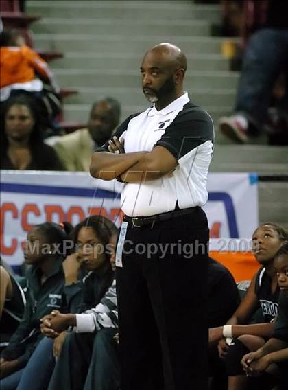 Thumbnail 1 in Inglewood vs. St. Mary's (CIF State D3 Final) photogallery.