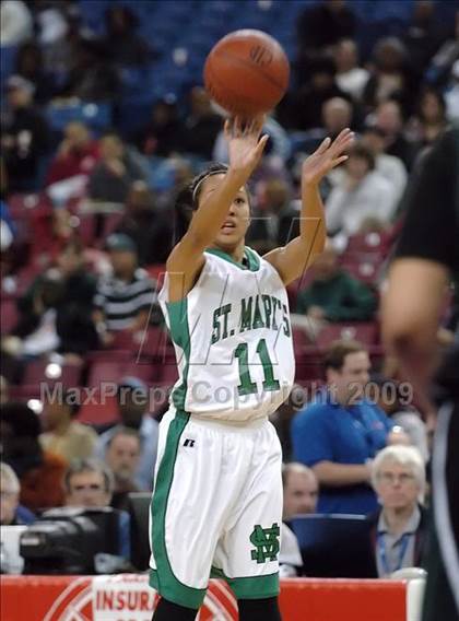 Thumbnail 1 in Inglewood vs. St. Mary's (CIF State D3 Final) photogallery.