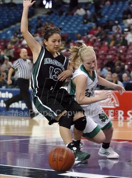 Thumbnail 1 in Inglewood vs. St. Mary's (CIF State D3 Final) photogallery.