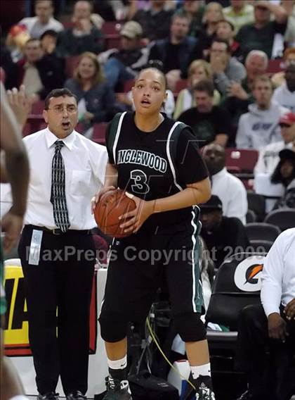 Thumbnail 2 in Inglewood vs. St. Mary's (CIF State D3 Final) photogallery.