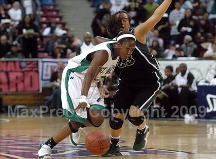 Thumbnail 2 in Inglewood vs. St. Mary's (CIF State D3 Final) photogallery.