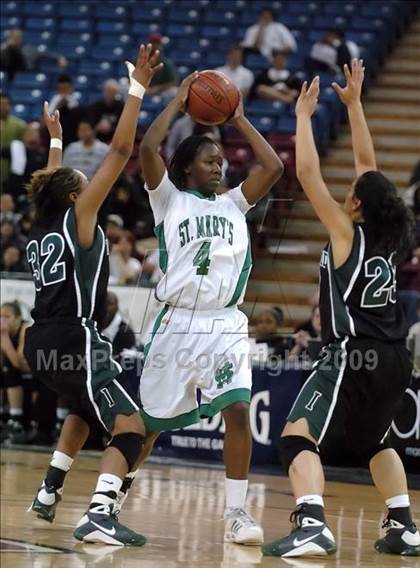 Thumbnail 1 in Inglewood vs. St. Mary's (CIF State D3 Final) photogallery.